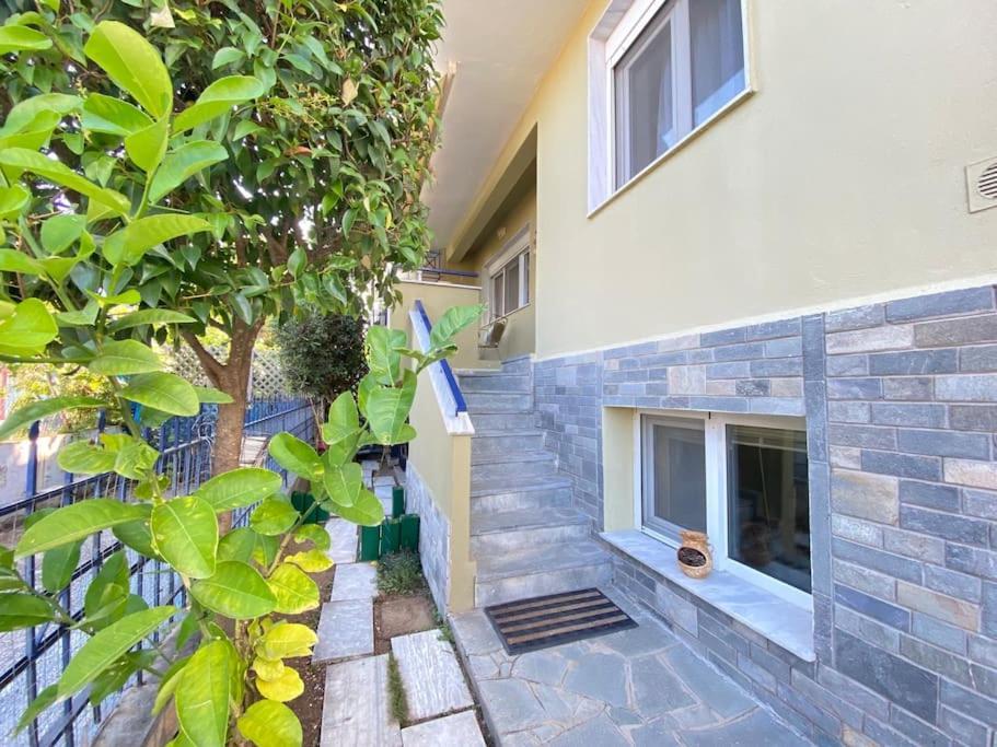 Strati'S Place Palaiontsiflikion Bagian luar foto