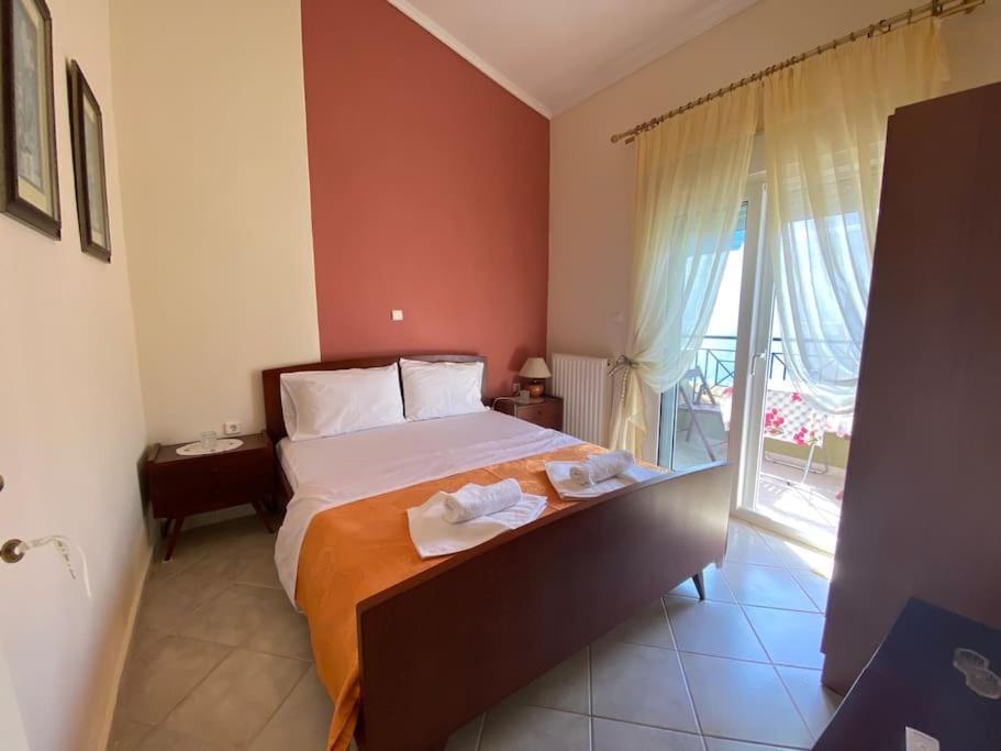 Strati'S Place Palaiontsiflikion Bagian luar foto