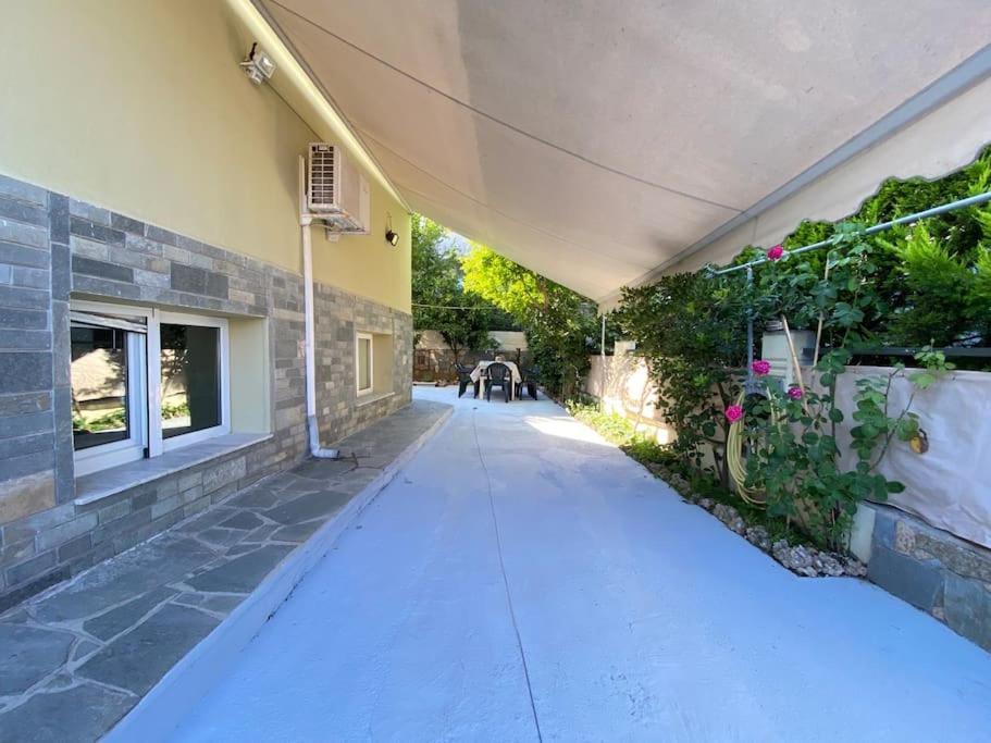 Strati'S Place Palaiontsiflikion Bagian luar foto