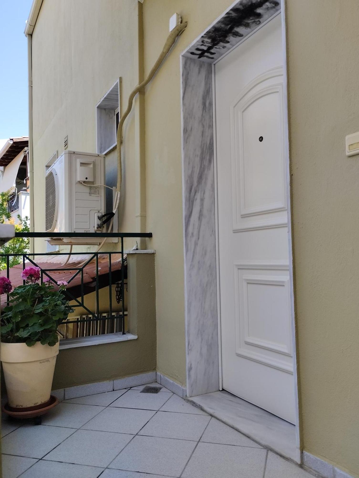 Strati'S Place Palaiontsiflikion Bagian luar foto